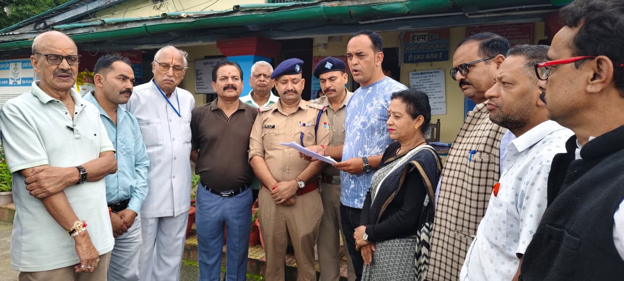 मंच के कथित शुद्धिकरण को लेकर रानीखेत कांग्रेस मुखर, पुलिस से FIR दर्ज करने की मांग
