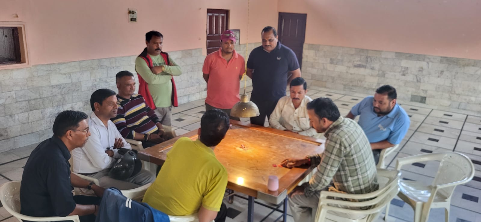 मां नन्दा देवी सेवा समिति की कैरम प्रतियोगिता का भव्य शुभारम्भ, 58 टीमों ने लिया हिस्सा