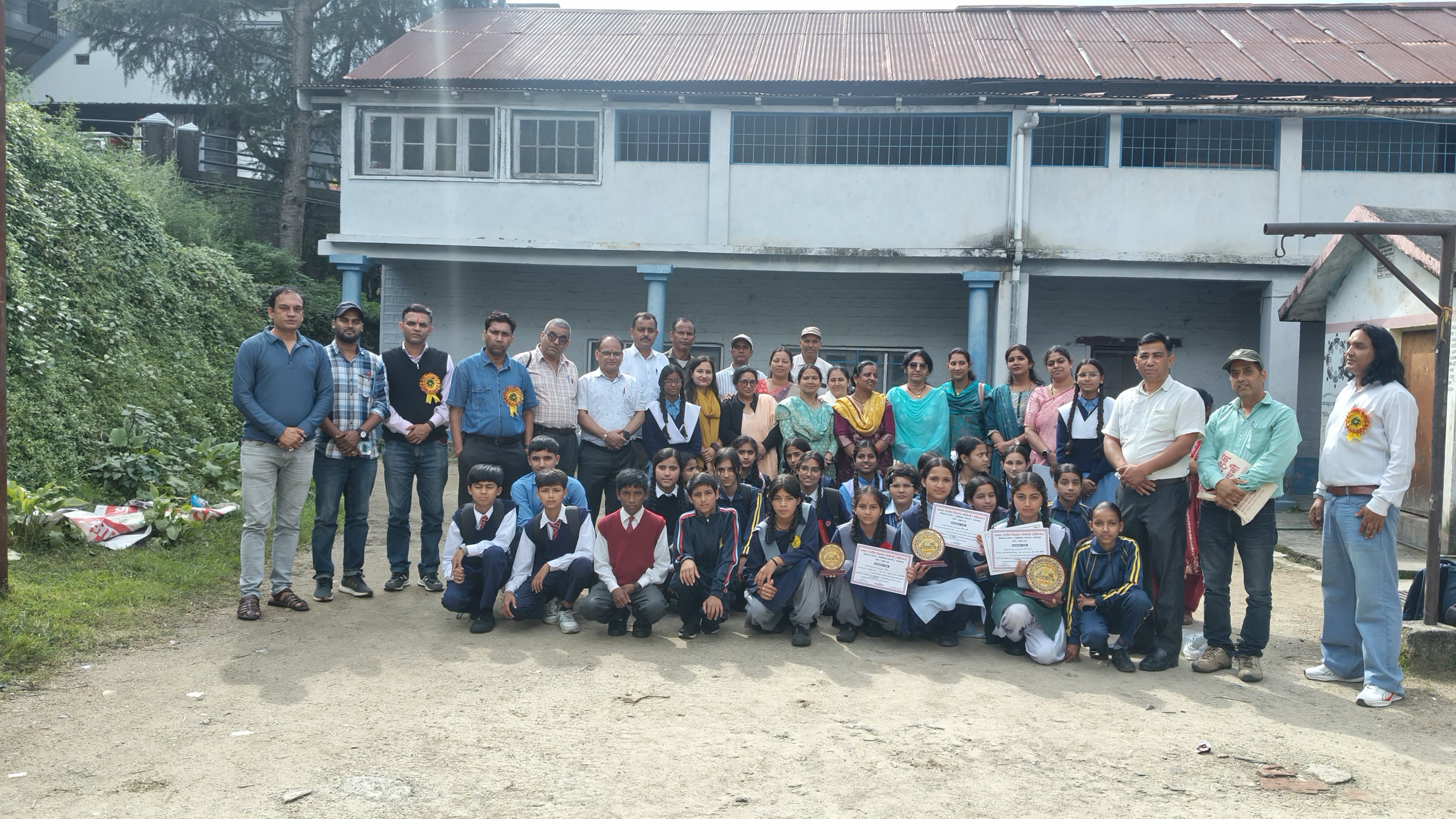 रानीखेत में विकासखंड स्तरीय विज्ञान संगोष्ठी आयोजित, प्रतिभा फुलार ने हासिल किया प्रथम स्थान