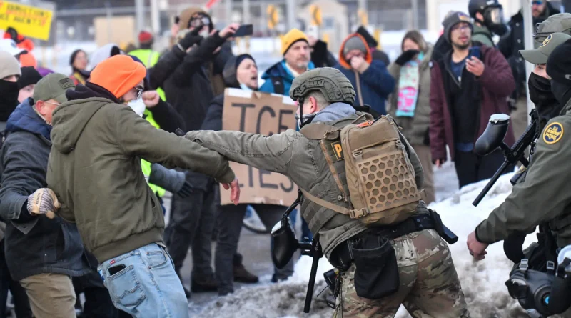 मिनियापोलिस में महिला की मौत के बाद अमेरिका में हुए विरोध प्रदर्शन