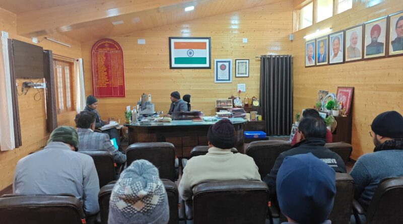 पाटी नगर पंचायत में आधारभूत सुविधाओं के सुदृढ़ीकरण हेतु जिलाधिकारी की अध्यक्षता में बैठक आयोजित