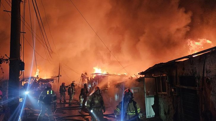 सियोल के गंगनम ज़िले में भीषण आग और बचाव अभियान