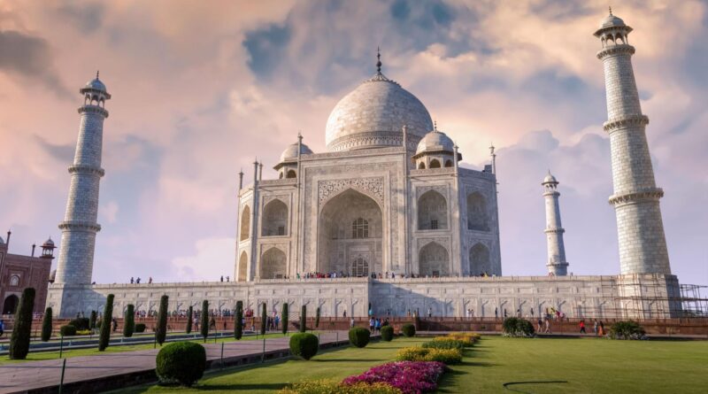 1631 में शाहजहाँ द्वारा ताजमहल निर्माण आदेश का ऐतिहासिक दृश्य।