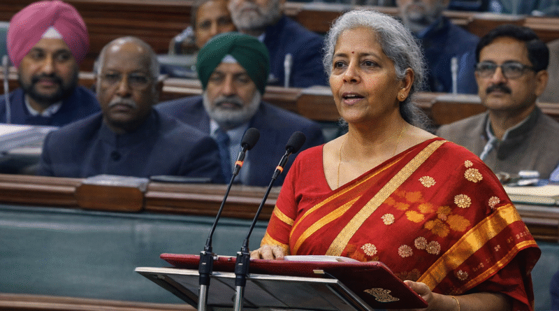 Union Budget 2026–27 पेश करते हुए वित्त मंत्री निर्मला सीतारमण