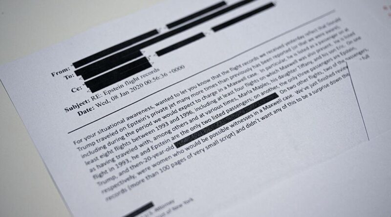 Epstein Files से संबंधित अदालत दस्तावेज़ और जांच का प्रतीकात्मक दृश्य।