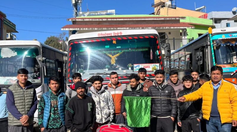 “Youth from Pithoragarh leaving for NDRF Aapda Mitra disaster response training program.”