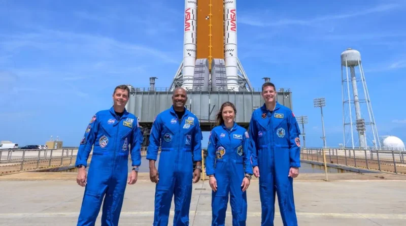 NASA Artemis II चांद मिशन लॉन्च